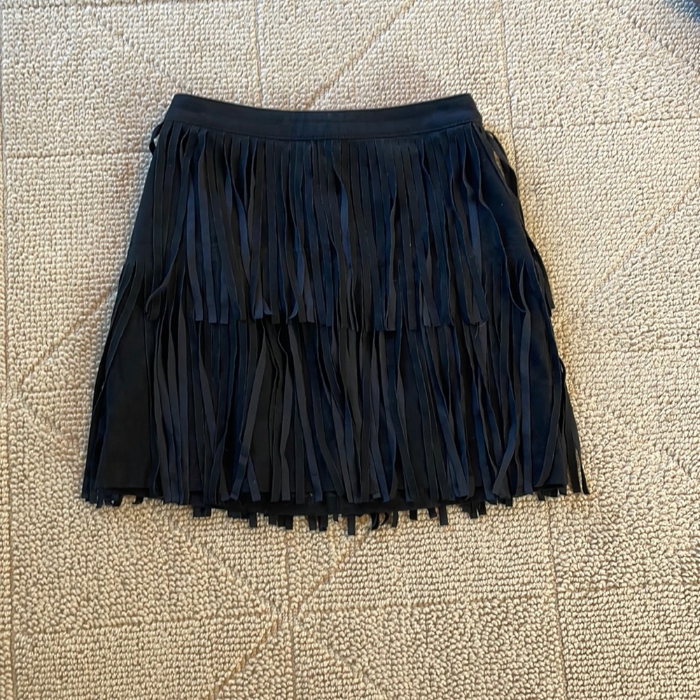 Divided HM fringe skirt